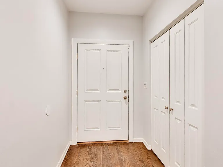 171 W Goethe St #B — Photo 3