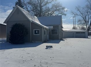 709 E Pleasant St, Greenup, IL 62428