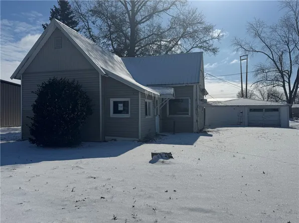 709 E Pleasant St, Greenup, IL 62428