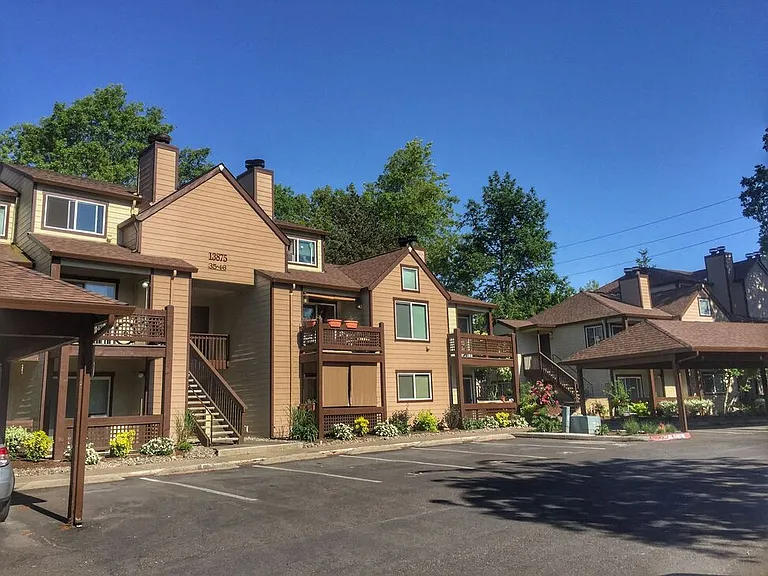 Stratford Apartments — Photo 31