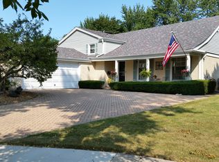 2721 N Brighton Pl, Arlington Heights, IL 60004