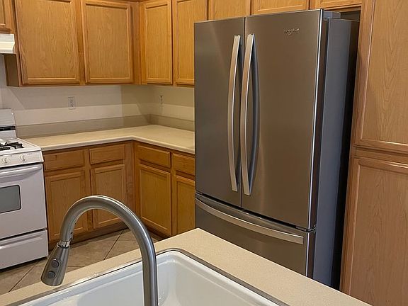 5th image of 4452 Acropolis Ave
