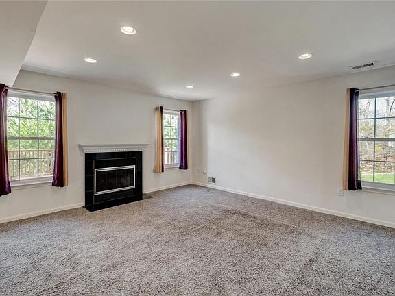 5th image of 218 Haworth Pl #218