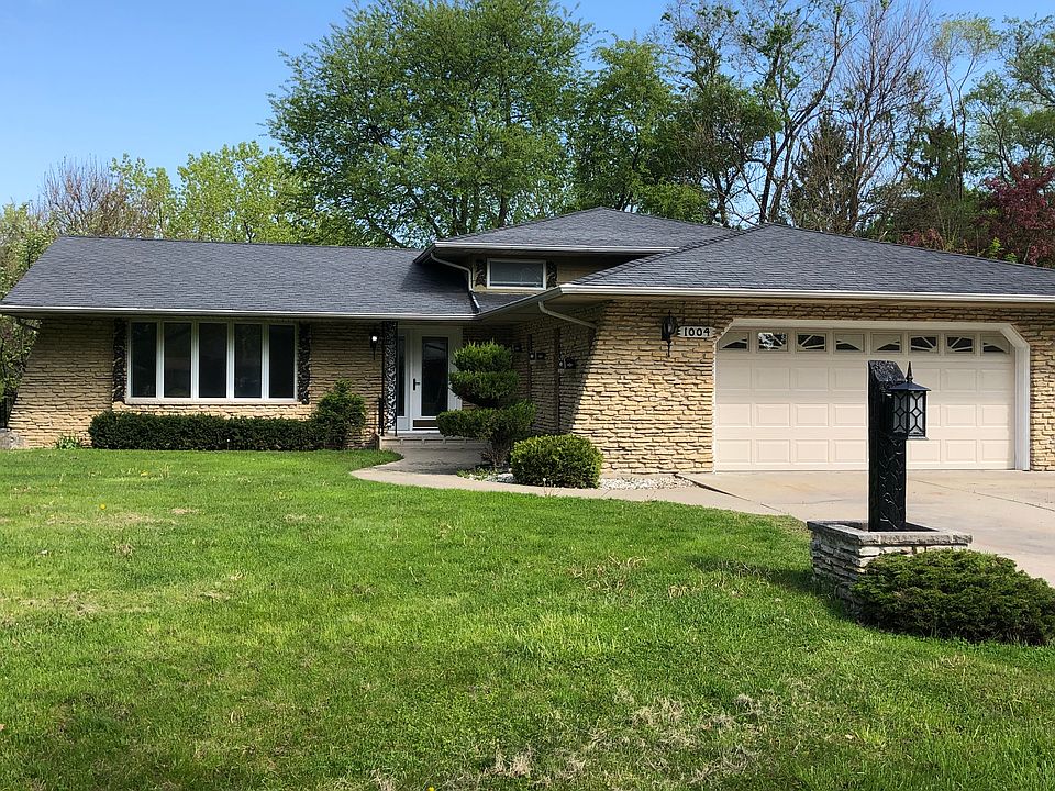 1st image of 1004 Robin Hill Dr