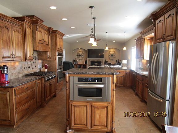 5th image of 890 Southwick Dr