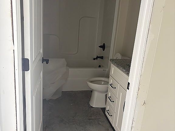 3rd image of 7828 Linwood Cir