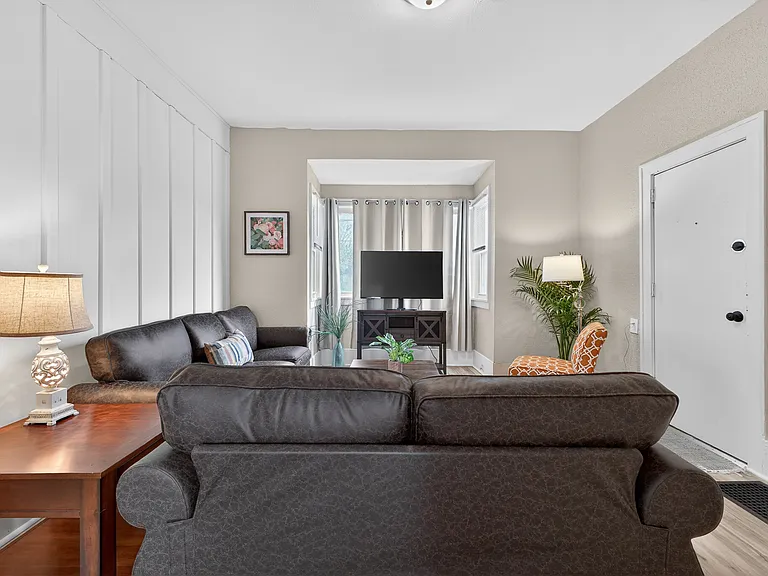 700 Broadway Ave NW #1 — Photo 5
