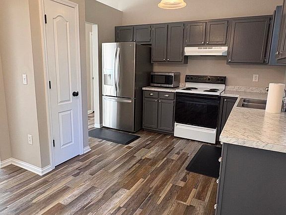 3rd image of 45 Otter Dr