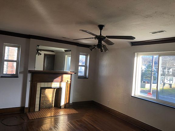 3rd image of 3614 Staunton Ave SE #4