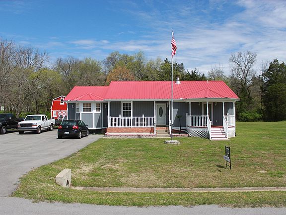 2nd image of 105 Neal Ave