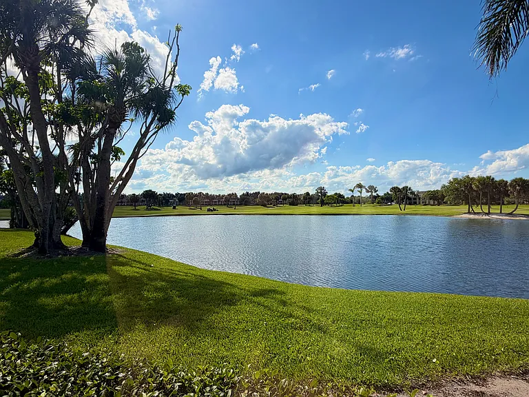 39 Plantation Dr #101 — Photo 32