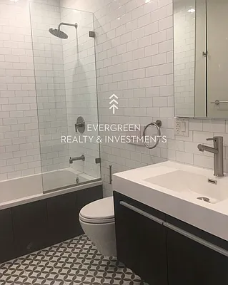 Rented by Evergreen Realty & Investments | media 62