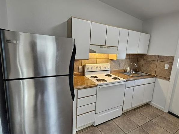 1100 NE 12th Ave APT 3