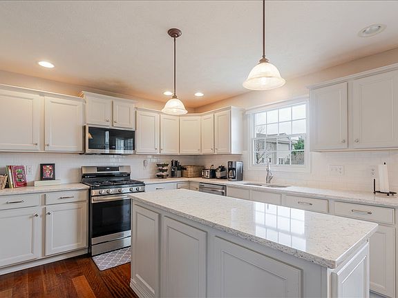 3rd image of 3138 Butterfly Dr