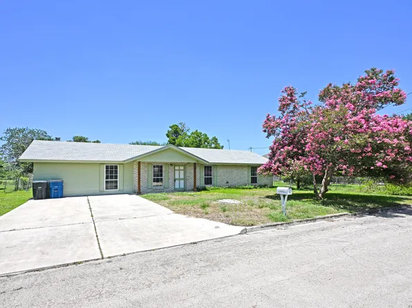830 MCGAR ST, New Braunfels, TX 78130