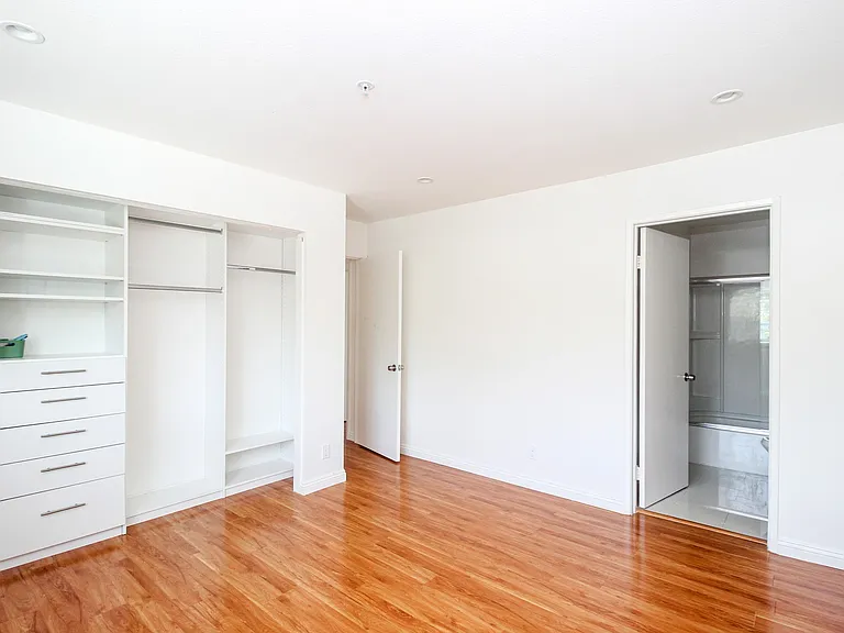 611 Mound Ave #F — Photo 8