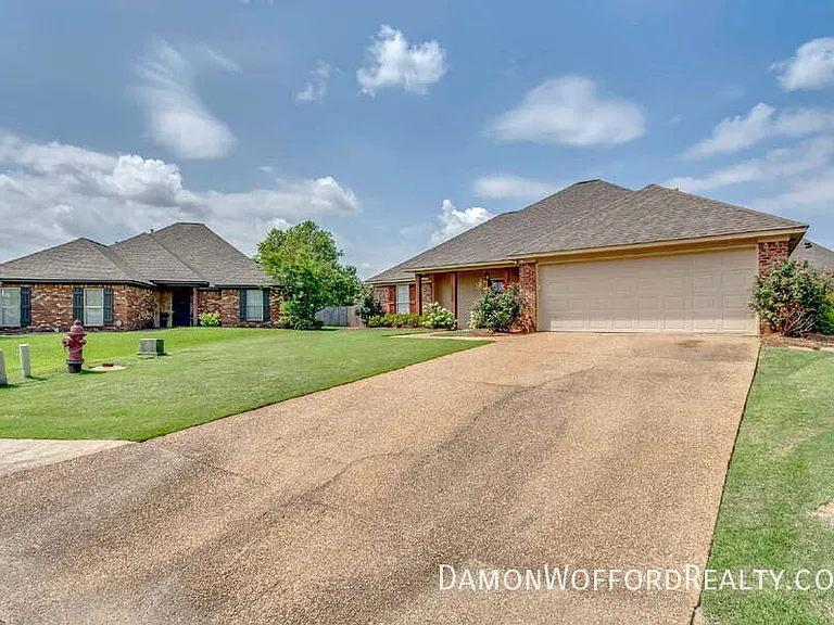 107 Emry Cv — Photo 3