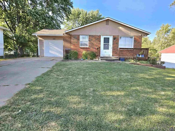1100 SE 37th St, Topeka, KS 66605