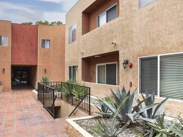 1010 Raleigh Street — Photo 25