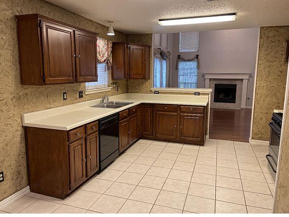 4th image of 365 Kyle Dr