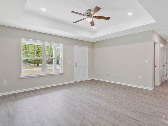 5th image of 5601 Riviera Dr