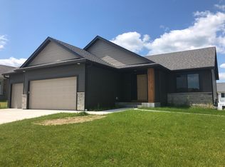 6435 Fairway Dr NW, Rochester, MN 55901
