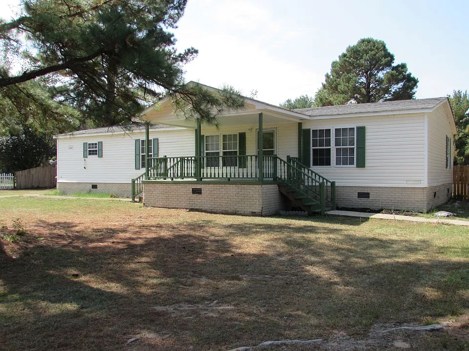 746 Point Dr