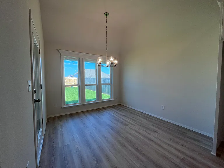 12406 S Lakewood Ave — Photo 12