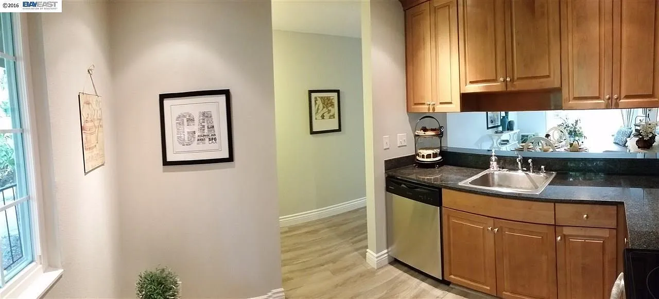 7315 Starward Dr — Photo 2