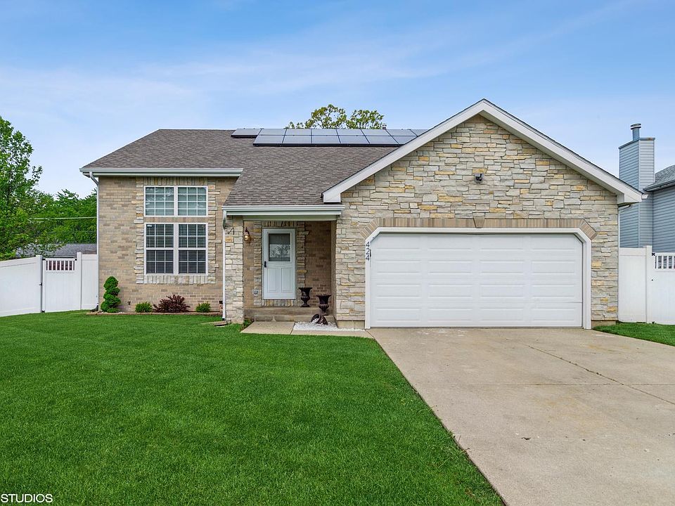 1st image of 424 Windridge Dr