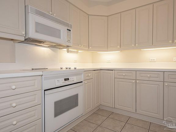 4th image of 1700 Scenic Hwy APT 302