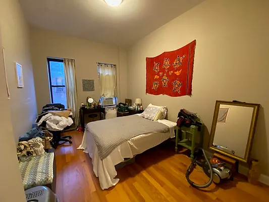 Rented by Mdays Realty | media 13