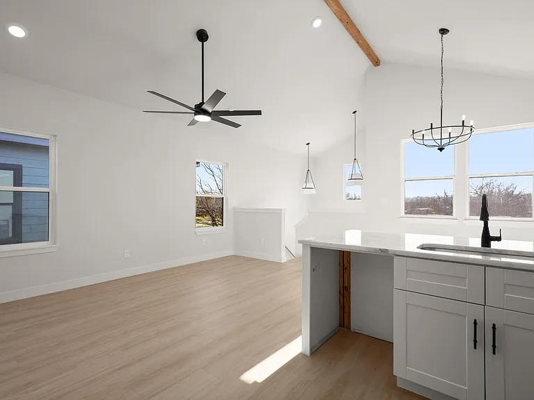 306 S Avenue P #B — Photo 11