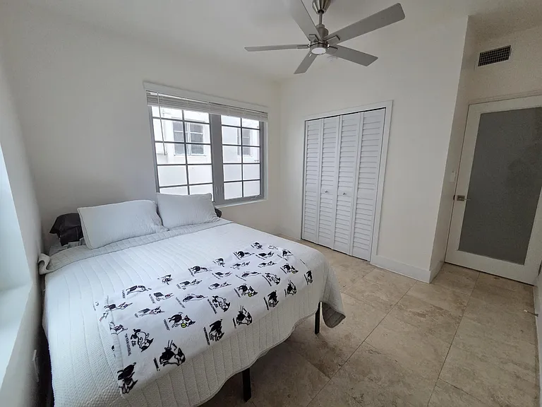 1045 Lenox Ave #6 — Photo 13