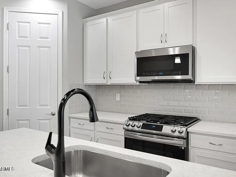 16658 W Mescal St — Photo 10