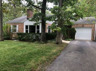 1 Oxford Rd, Lake Forest, IL 60045