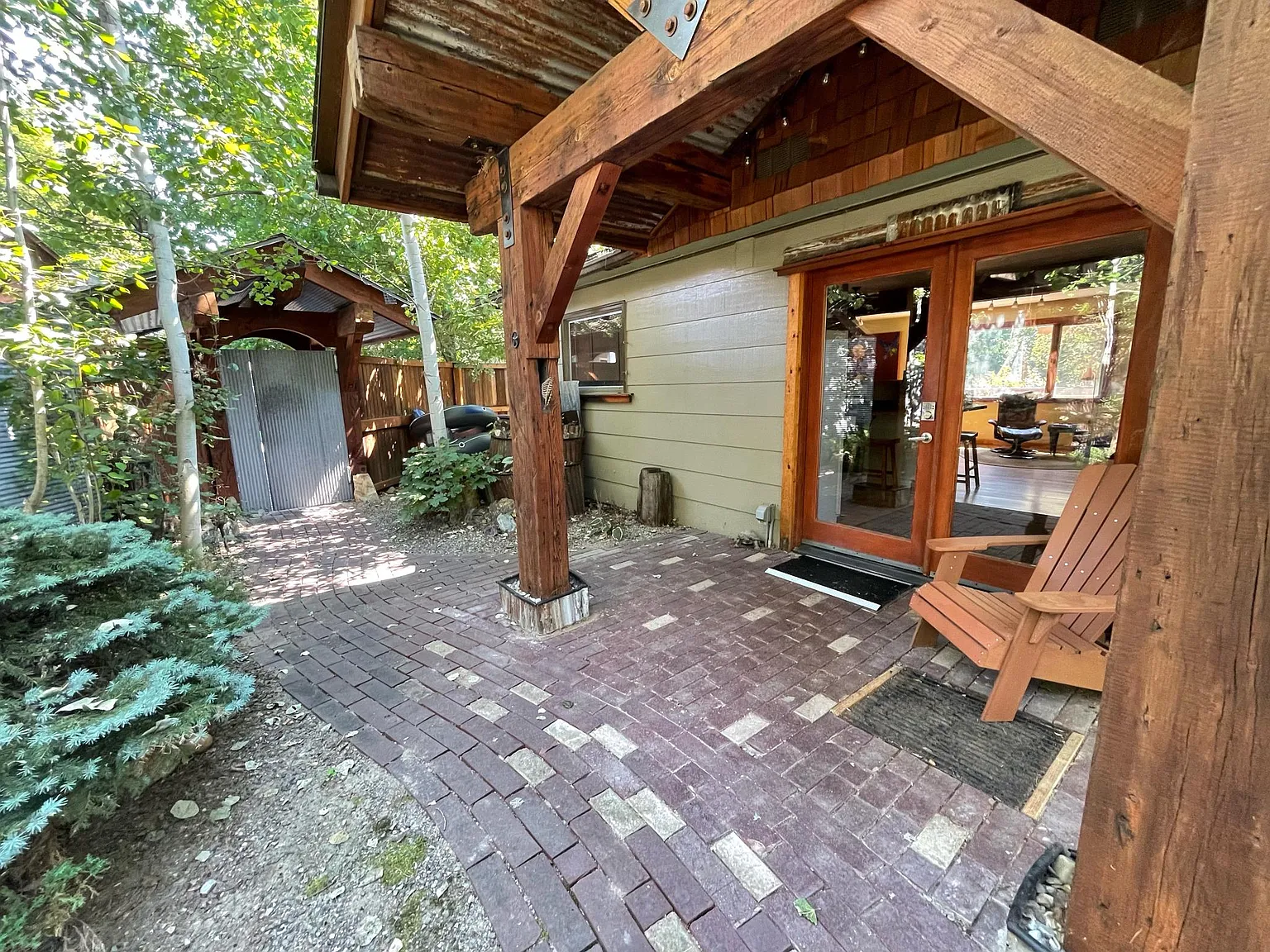 1521 E Lost Ave — Photo 3
