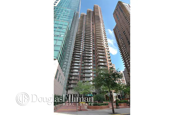 Rented by Douglas Elliman | media 35