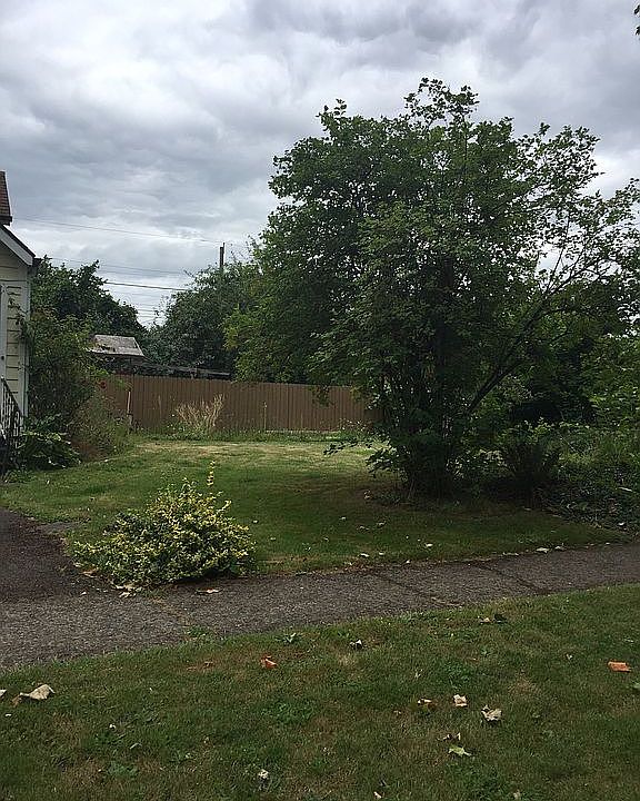 2nd image of 2430 Maple Ave NE