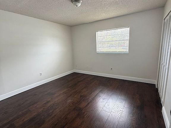4th image of 800 Kanner Dr Unit B