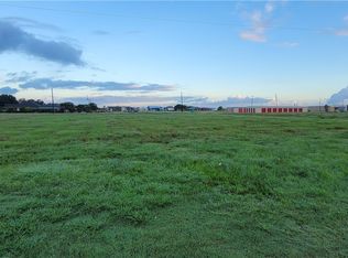 809 W Austin Ave, Seadrift, TX 77983