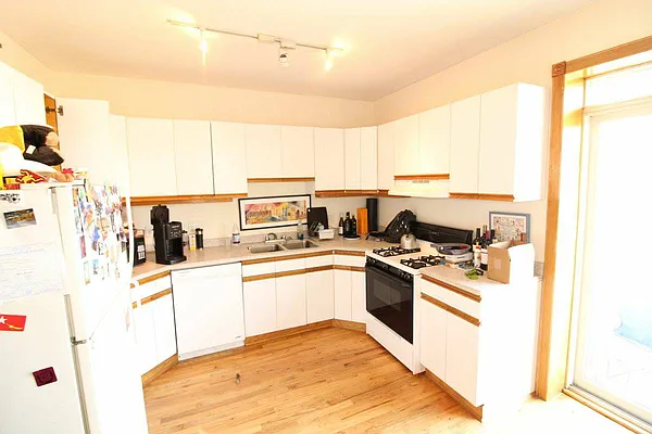 Rented by Limestone Realty Bklyn, LLC | media 35