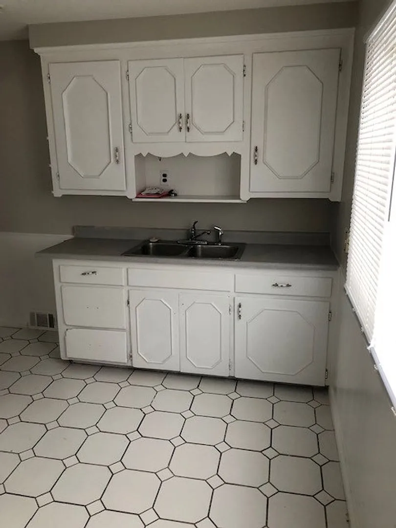Adorable, 3 Bedroom, 1 Bath Bungalow Style Home In Redford Denby — Photo 3
