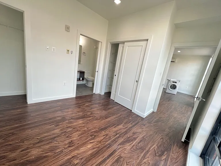 824 N Calvert St — Photo 29