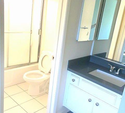 5th image of 144 S Doheny Dr #46