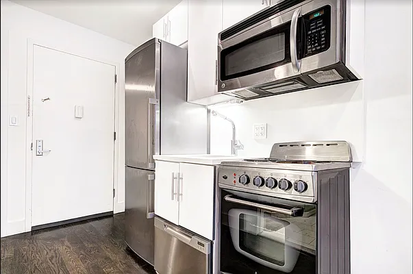 Rented by REAL New York | media 23