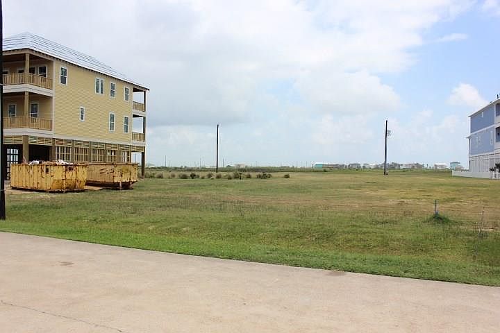 1st image of 3831 Periwinkle Ln