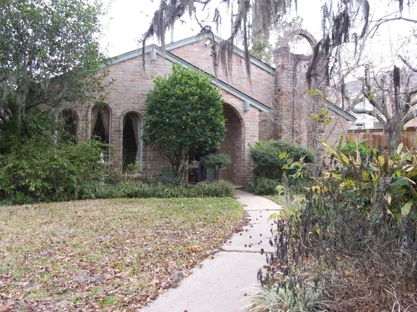 8231 Fernbrook Ln, Houston, TX 77070