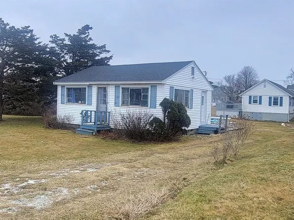 12 Freeman Ave, Sandwich, MA 02563