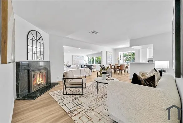 1611 S 4th Ave — Photo 2